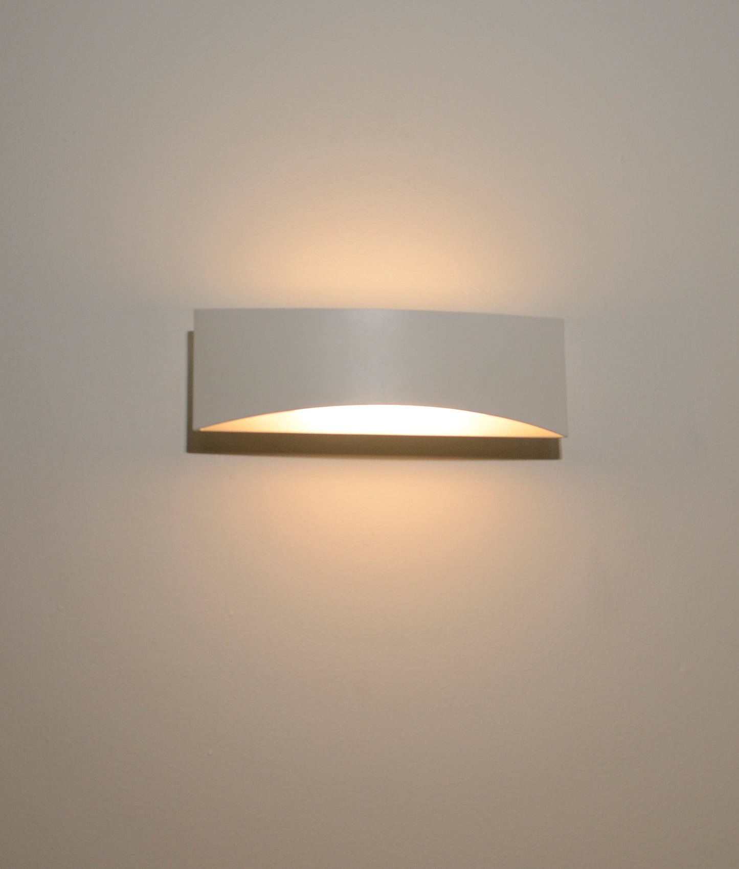 BRISTOL: City Series LED Tri-CCT Interior Curved Up/Down Dimmable Wall Light