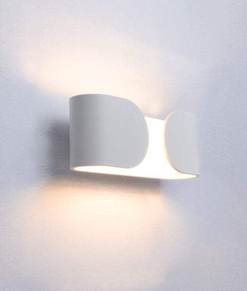 GENEVA: LED Interior Matte White Curved Wall Light